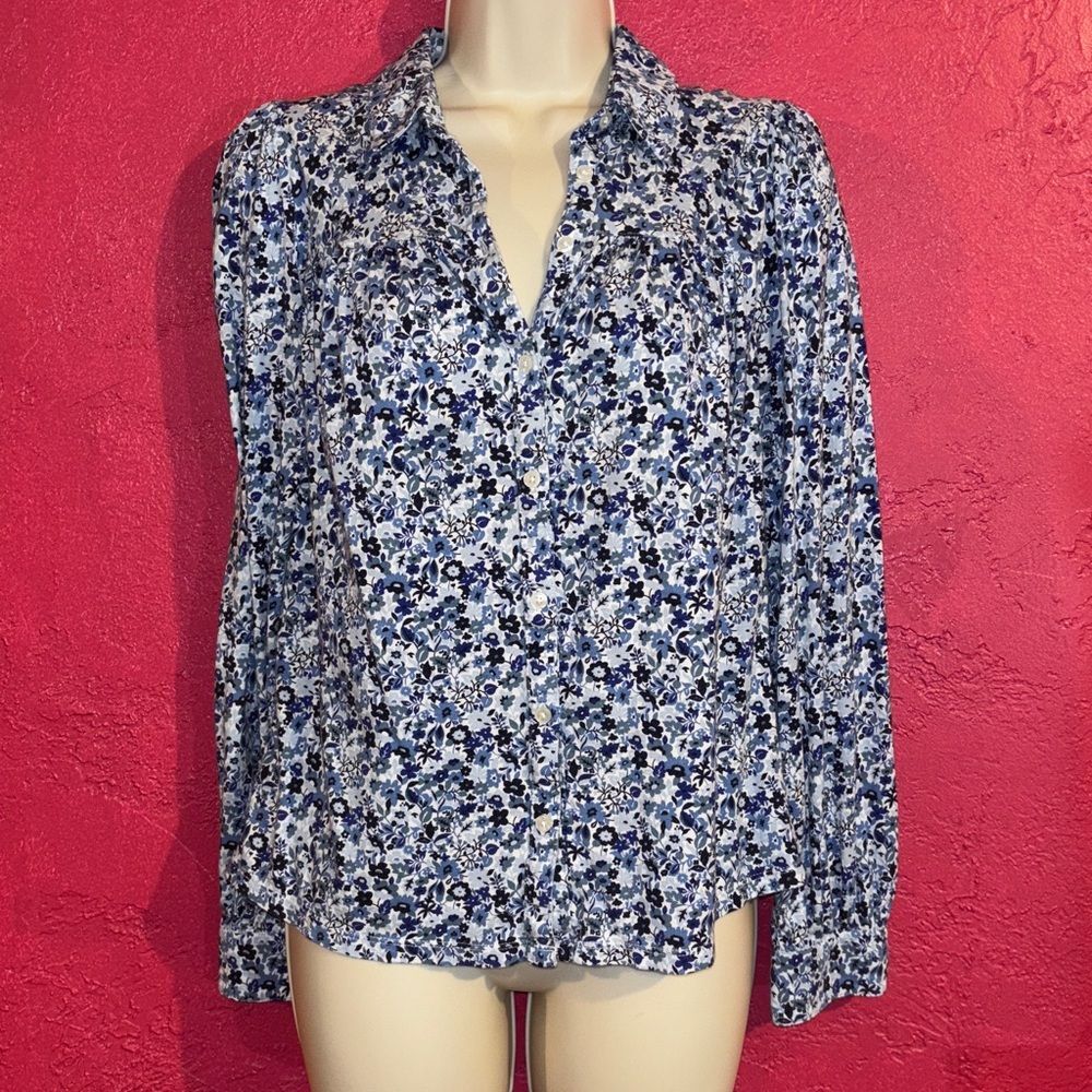 Boden Blue and White button down Floral knit Top. Sz 6. Cottagecore